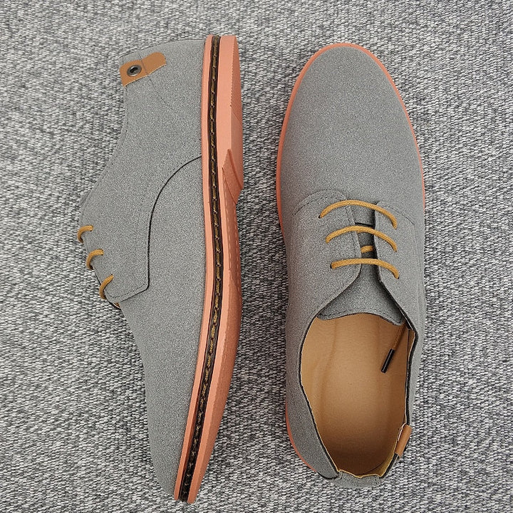 Lakierowane buty Oxford z szpiczastym noskiem i sznurowaniem dla mężczyzn | Tłoczone detale