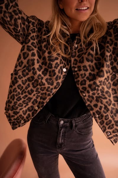 Button-Up Oberbekleidung für Damen | Jacke mit Leopardenmuster
