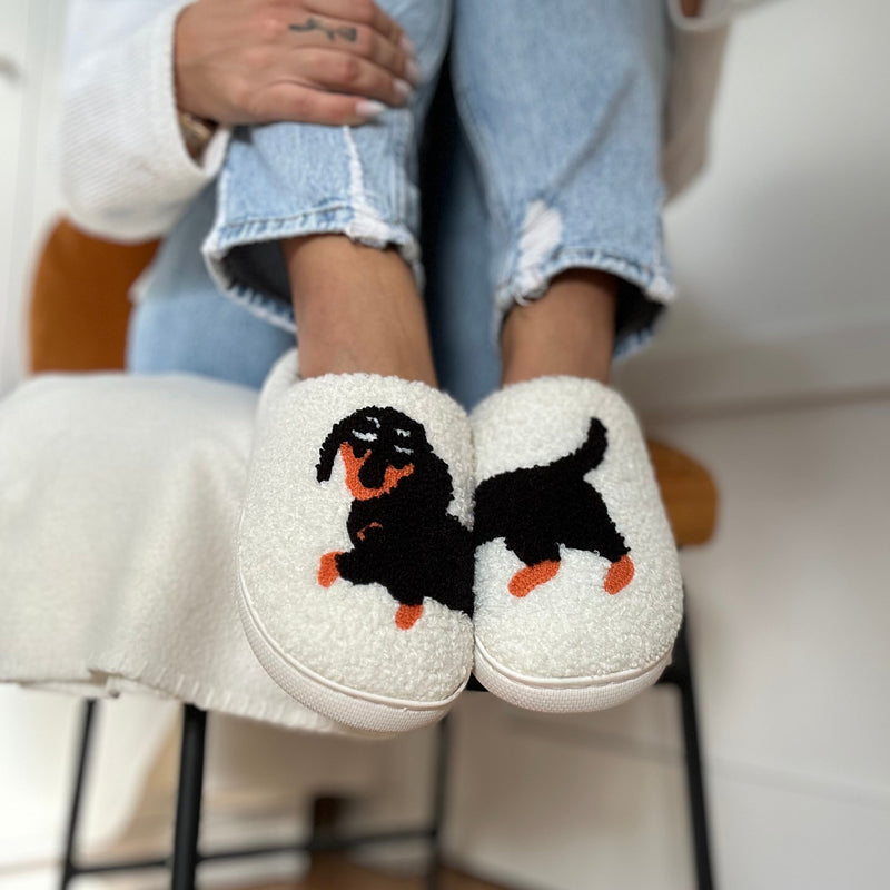 Flauschige Dackel-Motiv Hausschuhe für Damen | Bestickte