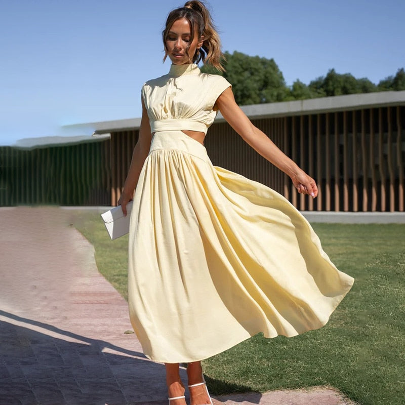 Damen Kleid mit hohem Kragen und Ausschnitt | Maxi