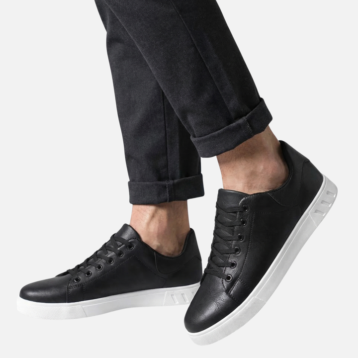 Oddychające syntetyczne wąskie sneakersy rekreacyjne z perforacją dla mężczyzn