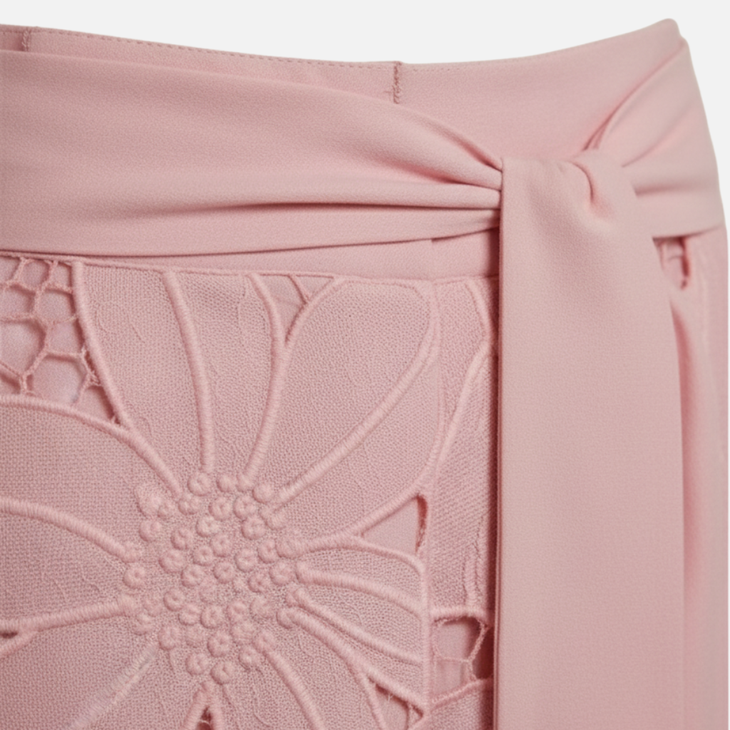 Damen Cutout gesticktes Zweiteiler Set mit gewelltem Saum