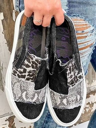 Damenschuhe mit Tiermuster aus Segeltuch | Slip-on