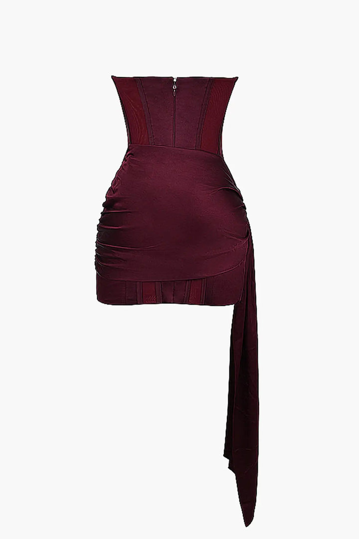 Drapiertes traegerloses Kleid mit asymmetrischem Saum fuer Damen 2