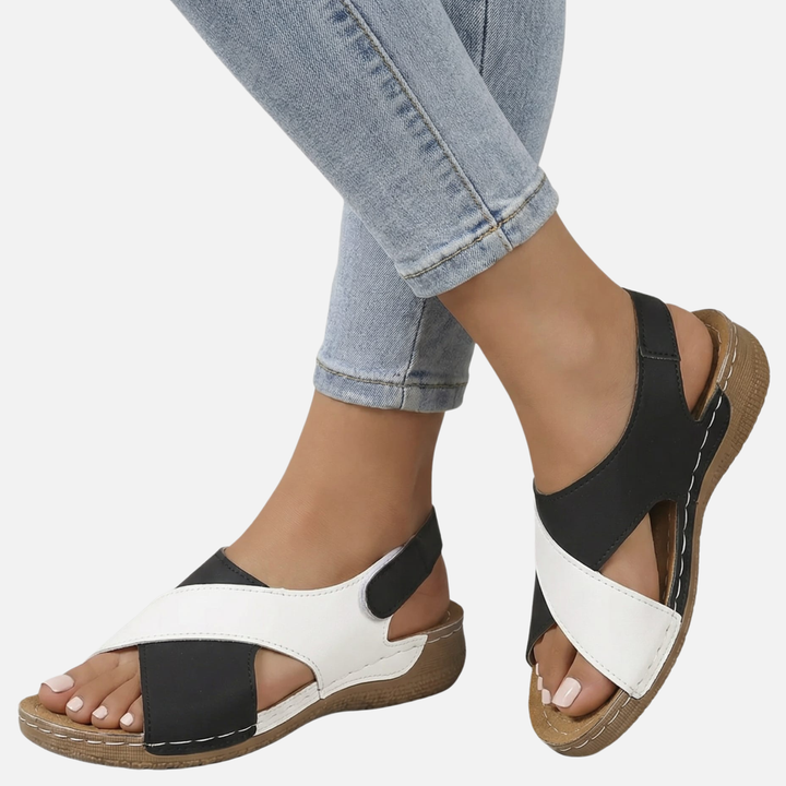 Gepolsterte Sandalen mit Fersenriemen für Damen