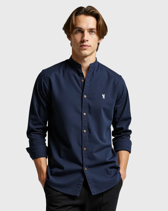 Slim-Fit Herrenhemd mit Stehkragen aus Baumwolle