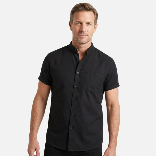 Leichtes Kurzarmhemd mit Stehkragen und Brusttasche für Herren