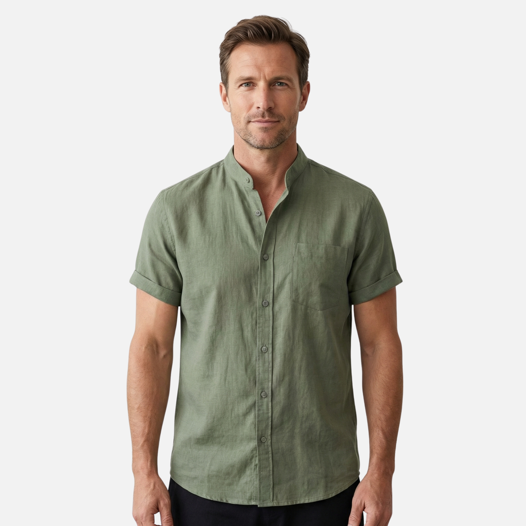 Leichtes Kurzarmhemd mit Stehkragen und Brusttasche für Herren