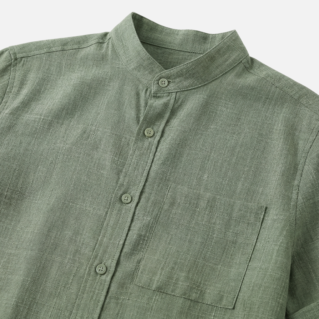 Leichtes Kurzarmhemd mit Stehkragen und Brusttasche für Herren