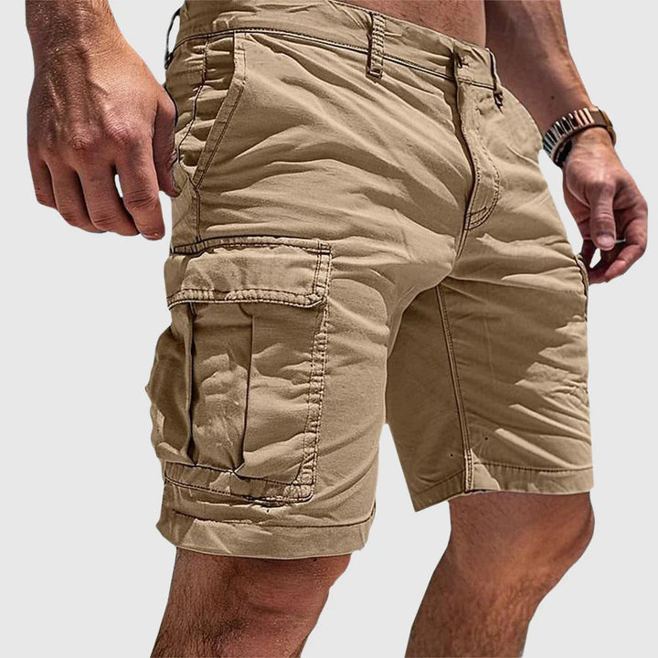 Laessige Baumwoll Cargo Shorts mit Pattentaschen fuer Herren 1