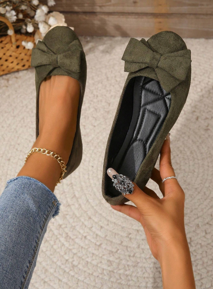 Laessige Loafer mit Schleifendetail und runder Kappe fuer Damen 1
