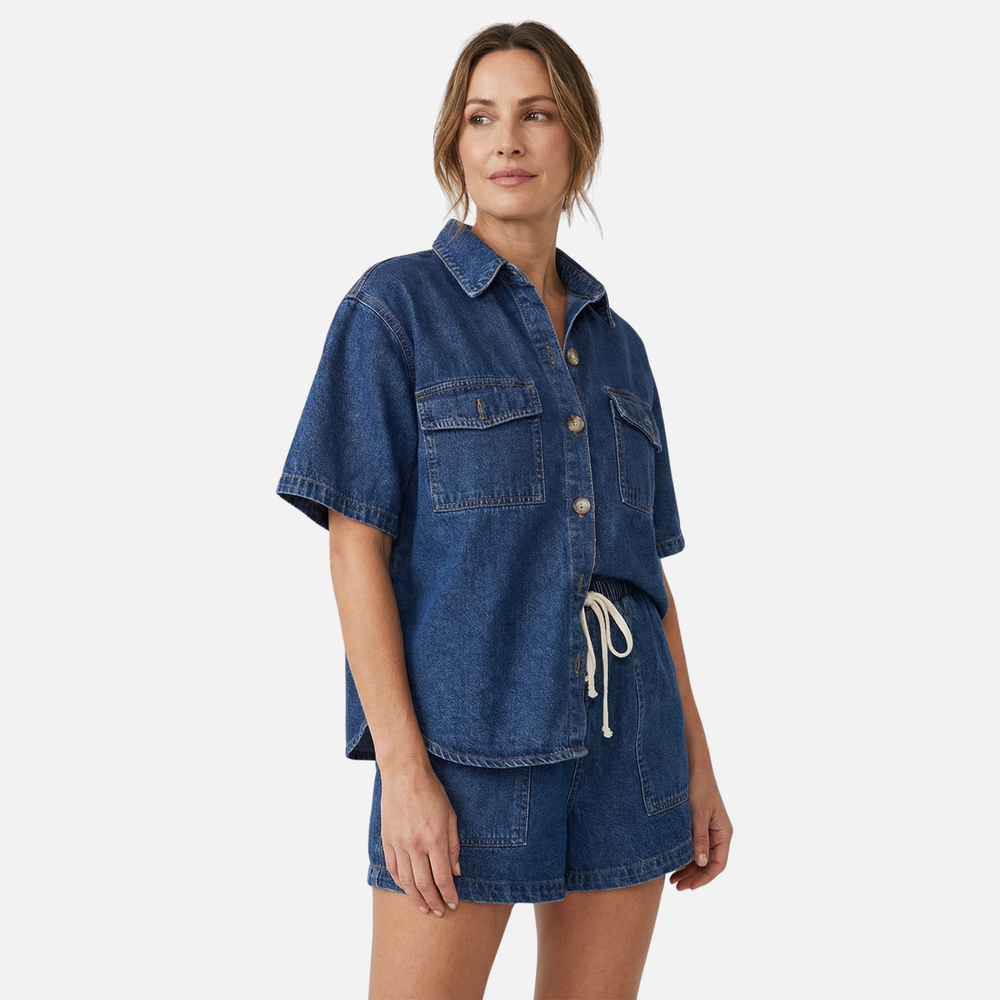 Lässiges Damen-Set aus Jeanshemd und Shorts mit elastischem Bund