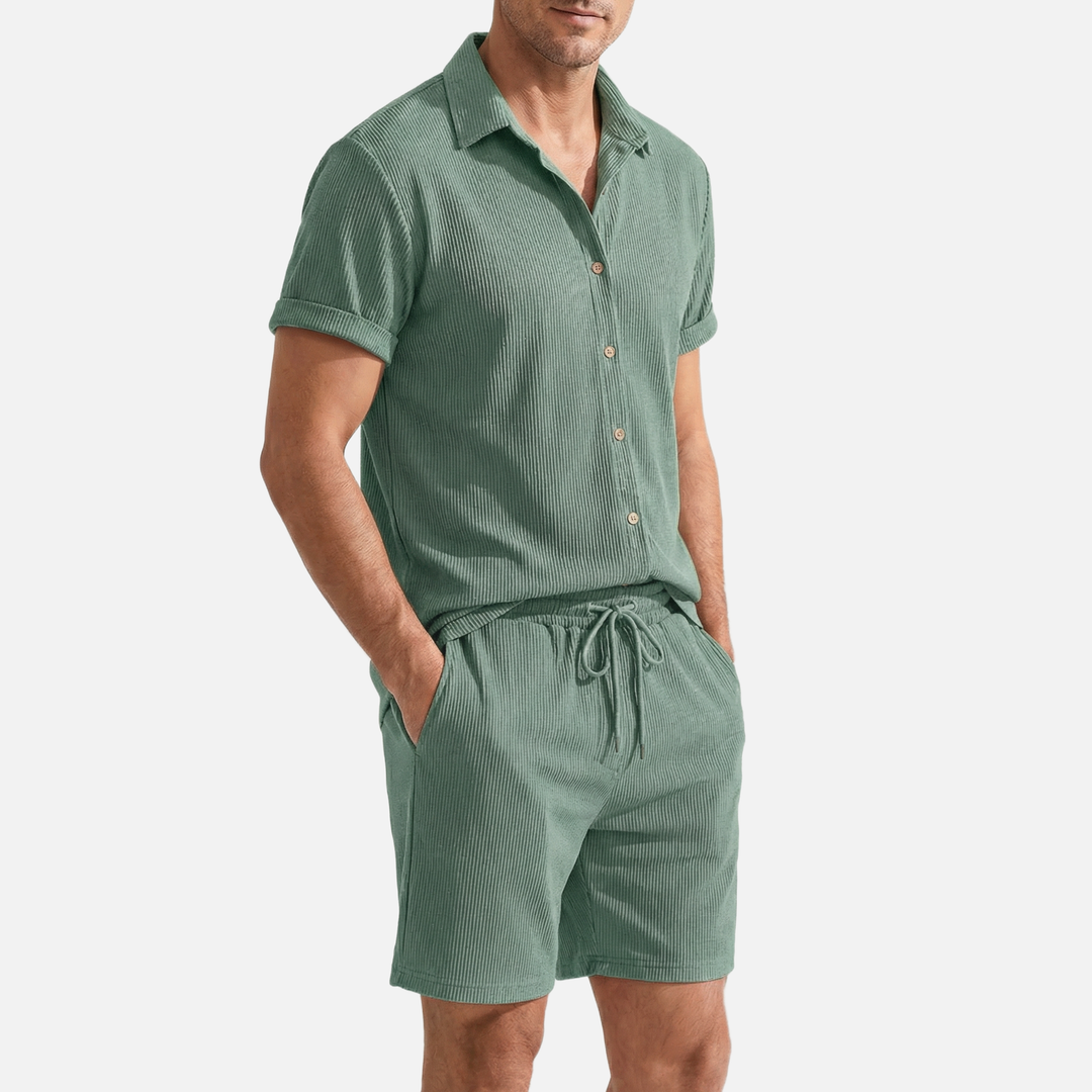 Herren_Strick_Set_in_Rippenoptik_Poloshirt_und_Shorts_2