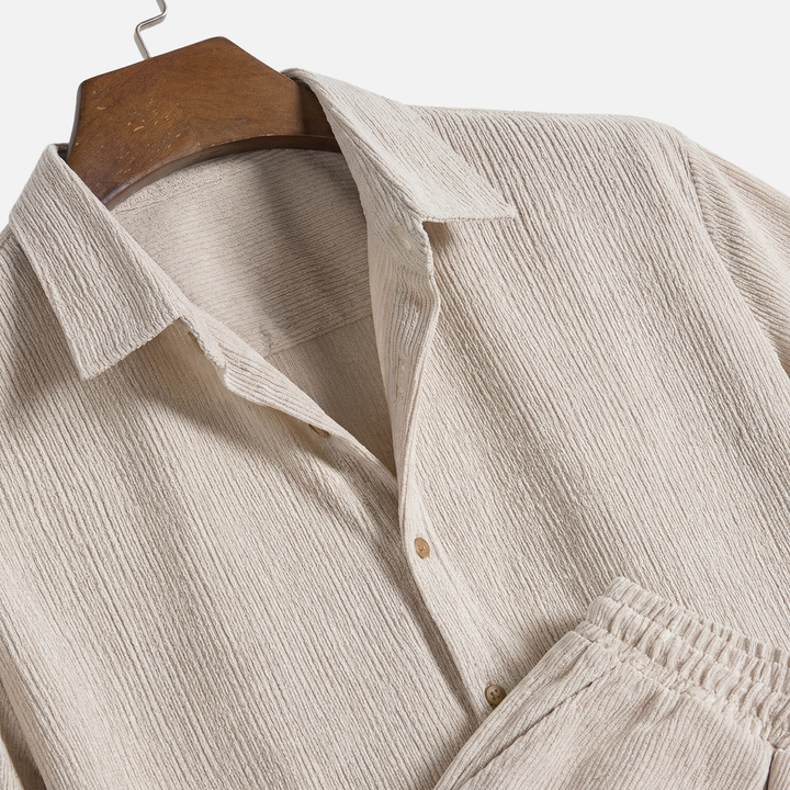 Herren_Strick_Set_in_Rippenoptik_Poloshirt_und_Shorts_5