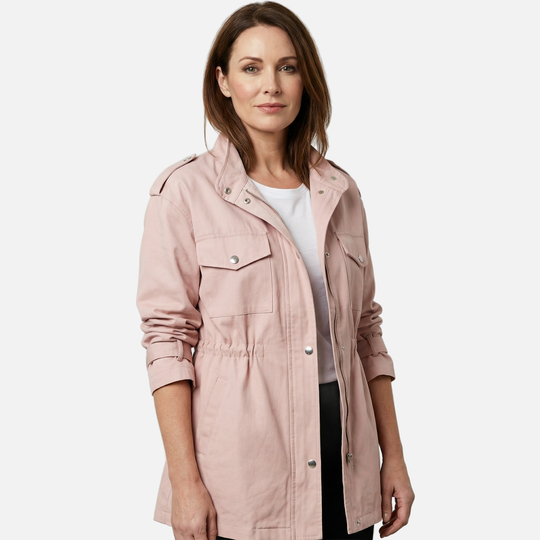 Stylische_Damen_Twill_Utility_Jacke_mit_Stehkragen_und_Cargotaschen_3