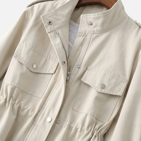 Stylische_Damen_Twill_Utility_Jacke_mit_Stehkragen_und_Cargotaschen_5
