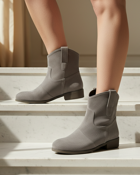 Weiches Stiefelette mit Schlupfdetails für Frauen