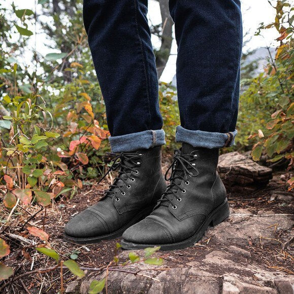 Herren Schnürstiefel im Distressed-Stil