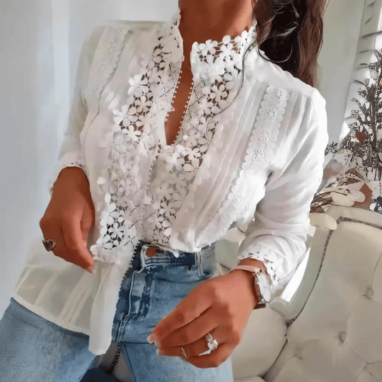 Blümchenbluse mit Spitzenmuster