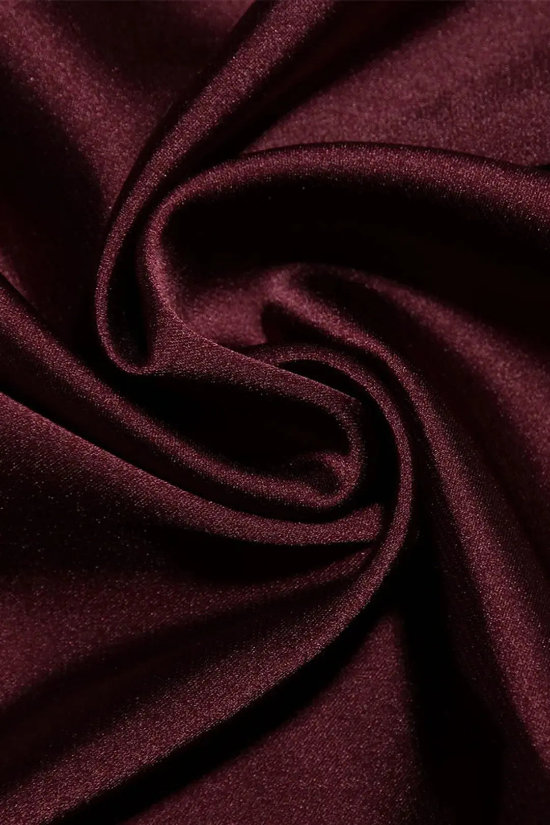 Drapiertes trägerloses Kleid mit asymmetrischem Sa