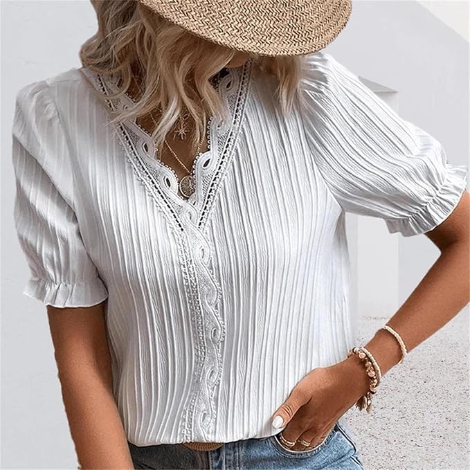 Leichte Sommerbluse mit elegantem Gestaltung